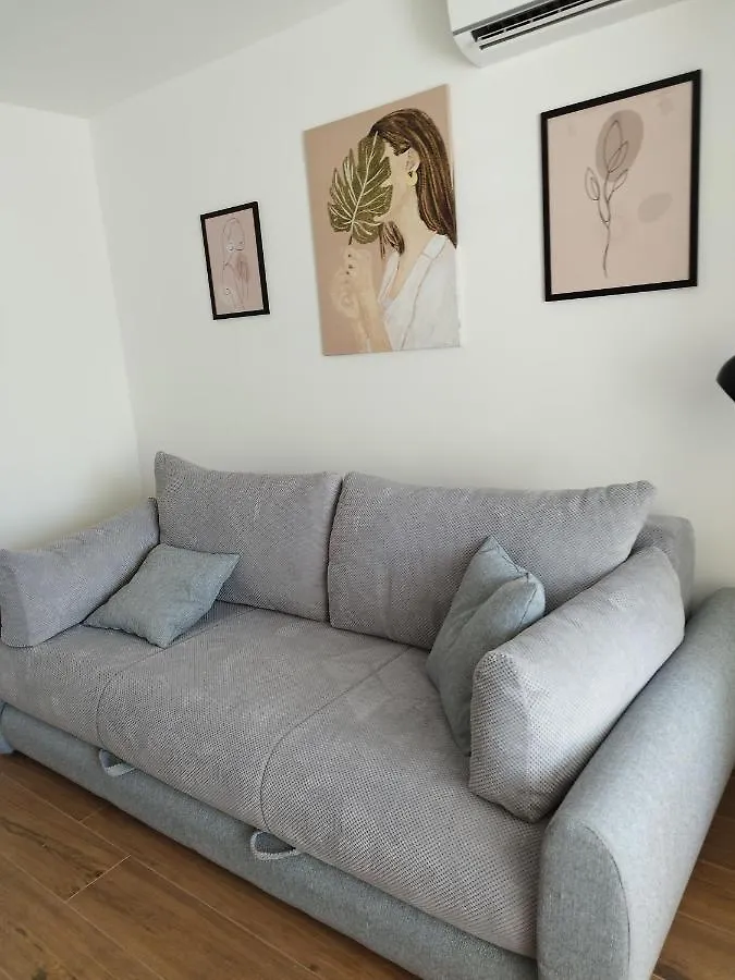 רייקה Apartman Charlie 0*,